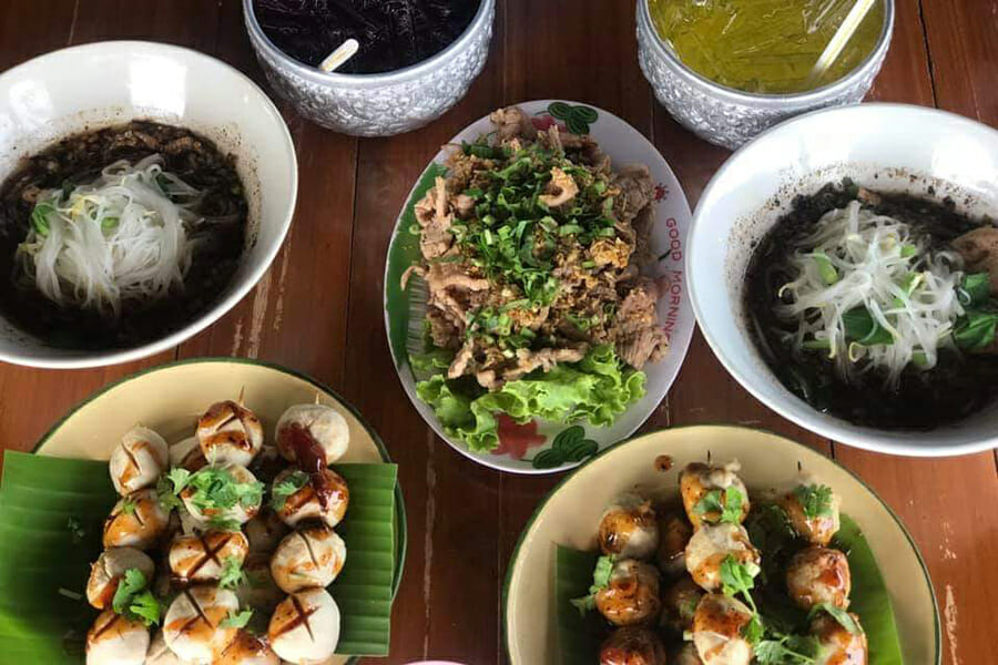 6 ร้านก๋วยเตี๋ยวกลางทุ่งนา นั่งชิลล์ท่ามกลางบรรยากาศสบาย