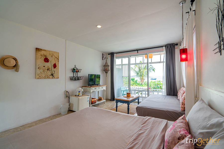 7 ที่พักมีเปลตาข่ายริมทะเล ชมวิวคลื่นแบบไม่มีอะไรมากั้น!