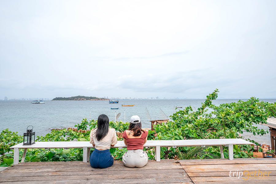 7 ที่พักมีเปลตาข่ายริมทะเล ชมวิวคลื่นแบบไม่มีอะไรมากั้น!