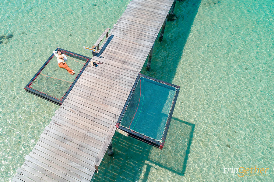 7 ที่พักมีเปลตาข่ายริมทะเล ชมวิวคลื่นแบบไม่มีอะไรมากั้น!