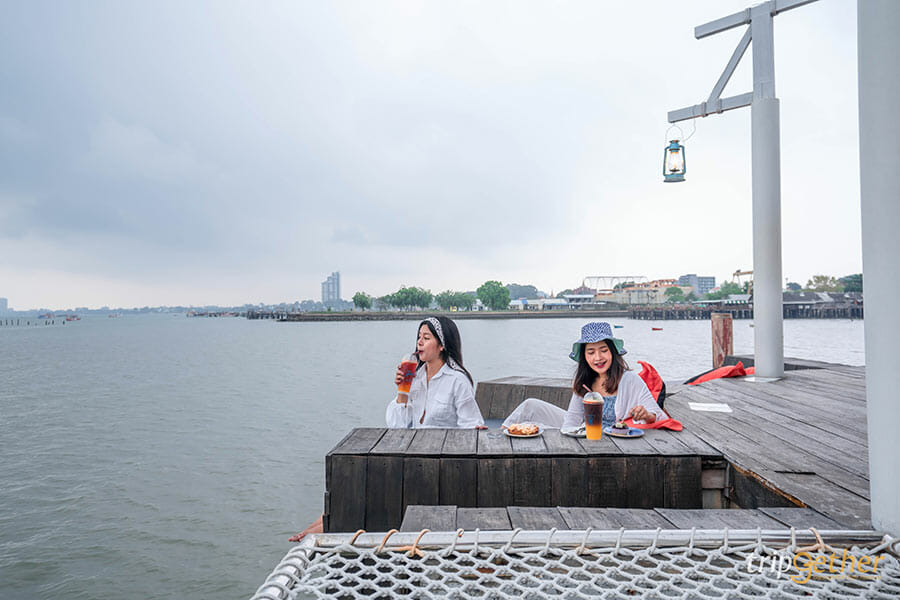 5 Beach Cafe บางเสร่ กินลมชมวิวทะเลได้แบบ 180 องศา