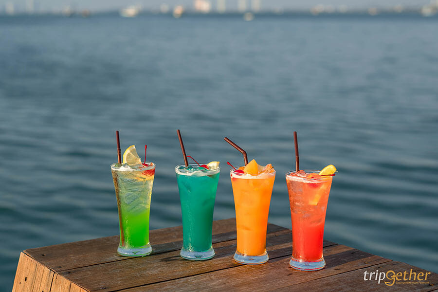 5 Beach Cafe บางเสร่ กินลมชมวิวทะเลได้แบบ 180 องศา 