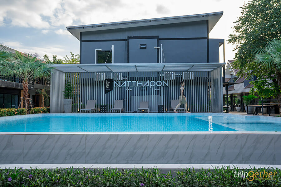 5 ที่พักริมน้ำเหมาหลังใกล้กรุงเทพ นอนชิลล์บรรยากาศฉ่ำ!