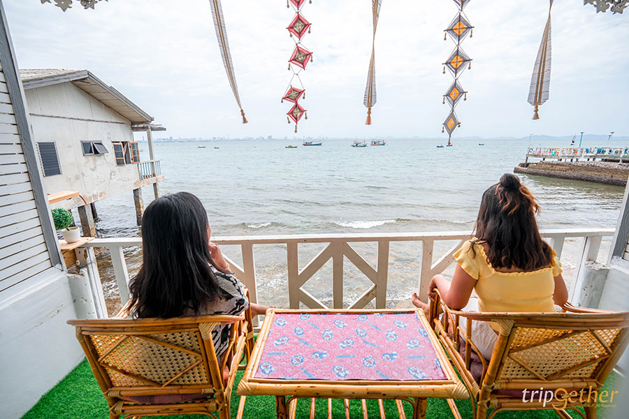 7 ที่พักมีเปลตาข่ายริมทะเล ชมวิวคลื่นแบบไม่มีอะไรมากั้น!