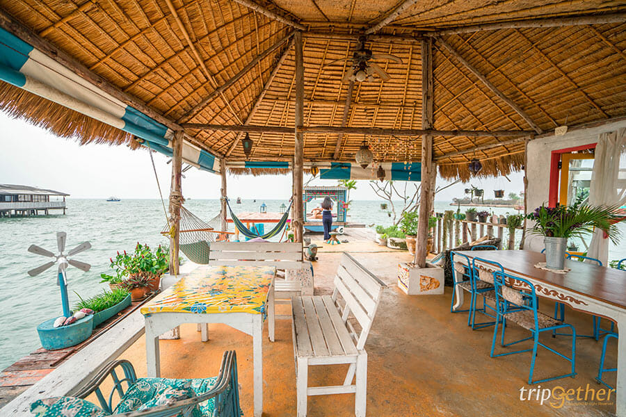 5 Beach Cafe บางเสร่ กินลมชมวิวทะเลได้แบบ 180 องศา 
