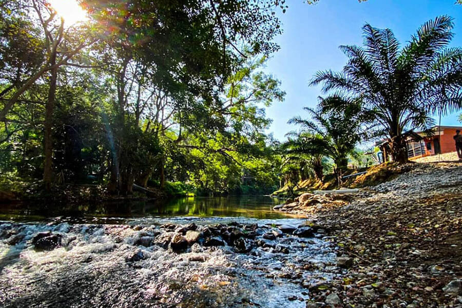 5 ที่พักริมน้ำเหมาหลังใกล้กรุงเทพ นอนชิลล์บรรยากาศฉ่ำ!