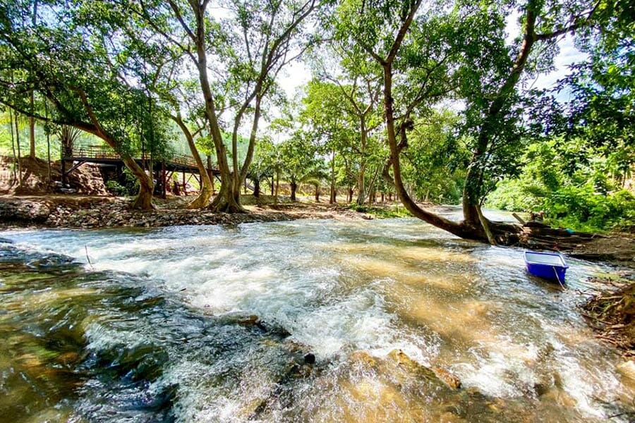 5 ที่พักริมน้ำเหมาหลังใกล้กรุงเทพ นอนชิลล์บรรยากาศฉ่ำ!