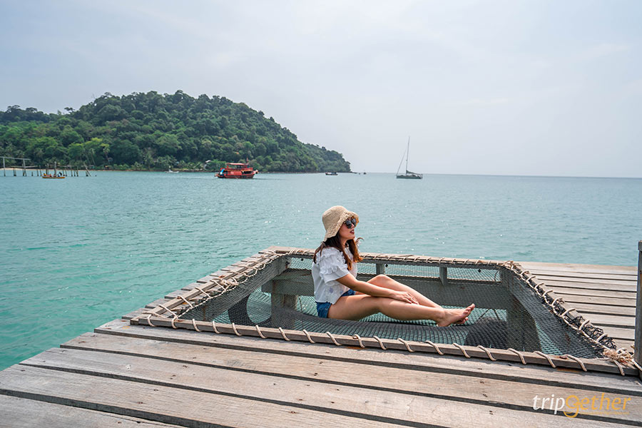 7 ที่พักมีเปลตาข่ายริมทะเล ชมวิวคลื่นแบบไม่มีอะไรมากั้น!