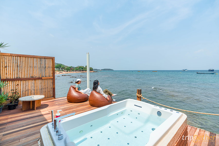 5 ที่พักสไตล์มินิมอล ริมทะเล พักสบายแถมได้รูปปังเวอร์!