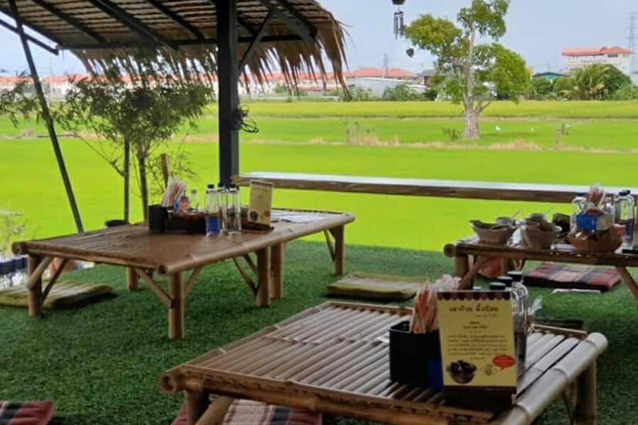 6 ร้านก๋วยเตี๋ยวกลางทุ่งนา นั่งชิลล์ท่ามกลางบรรยากาศสบาย