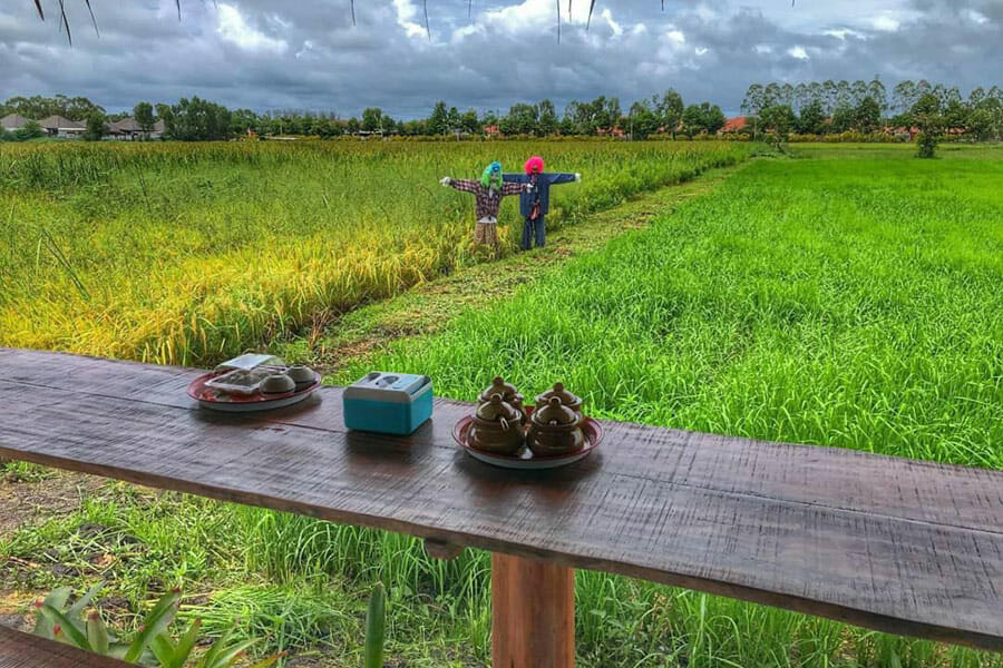 6 ร้านก๋วยเตี๋ยวกลางทุ่งนา นั่งชิลล์ท่ามกลางบรรยากาศสบาย