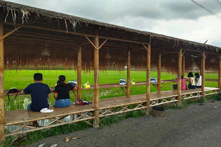 6 ร้านก๋วยเตี๋ยวกลางทุ่งนา นั่งชิลล์ท่ามกลางบรรยากาศสบาย