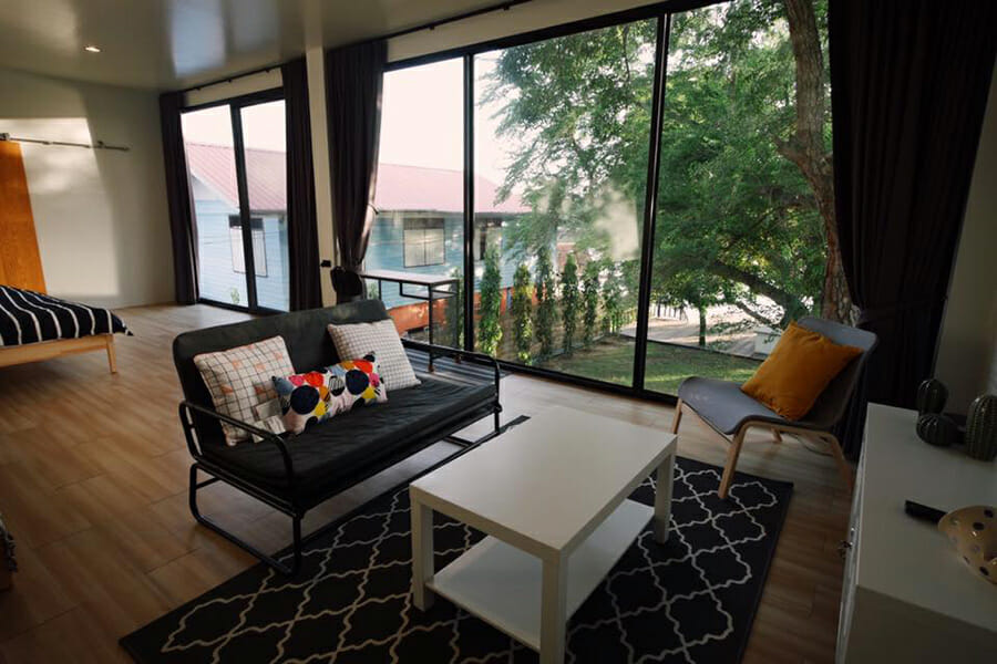 5 ที่พักริมน้ำเหมาหลังใกล้กรุงเทพ นอนชิลล์บรรยากาศฉ่ำ!