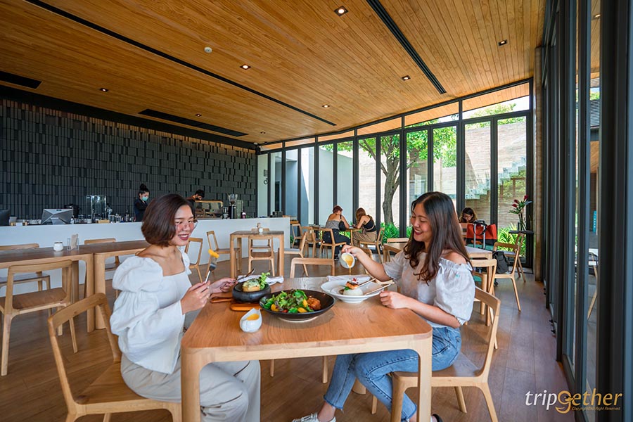 5 คาเฟ่กาญจนบุรี ริมน้ำ เหมาะกับการชวนเพื่อนมานั่งชิลล์ 