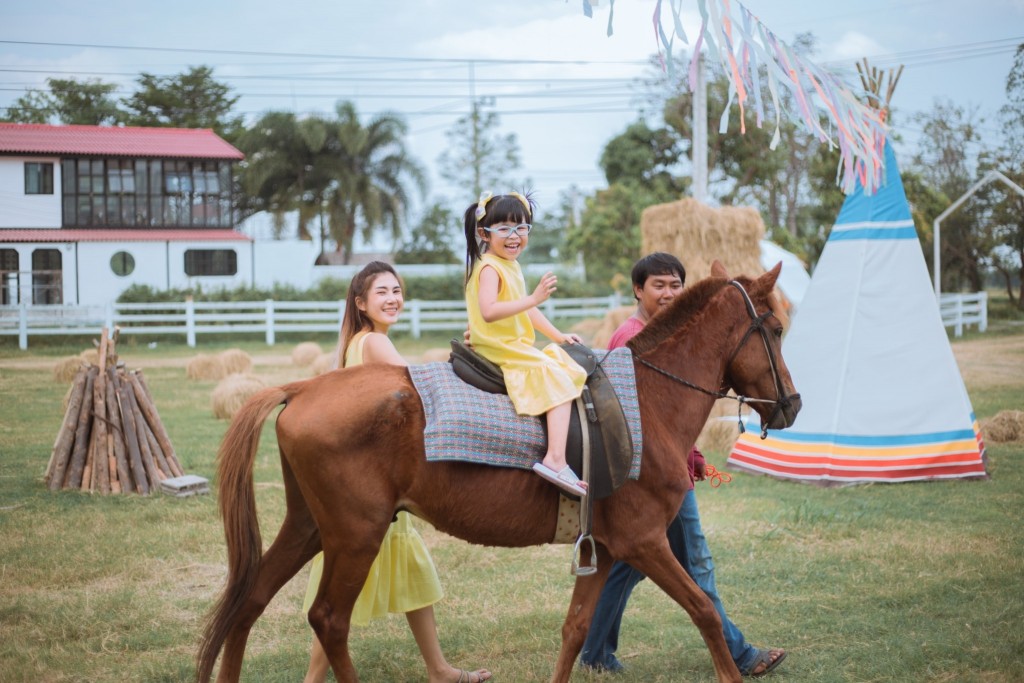 5 คาเฟ่สวย บรรยากาศดี มีกิจกรรมขี่ม้า