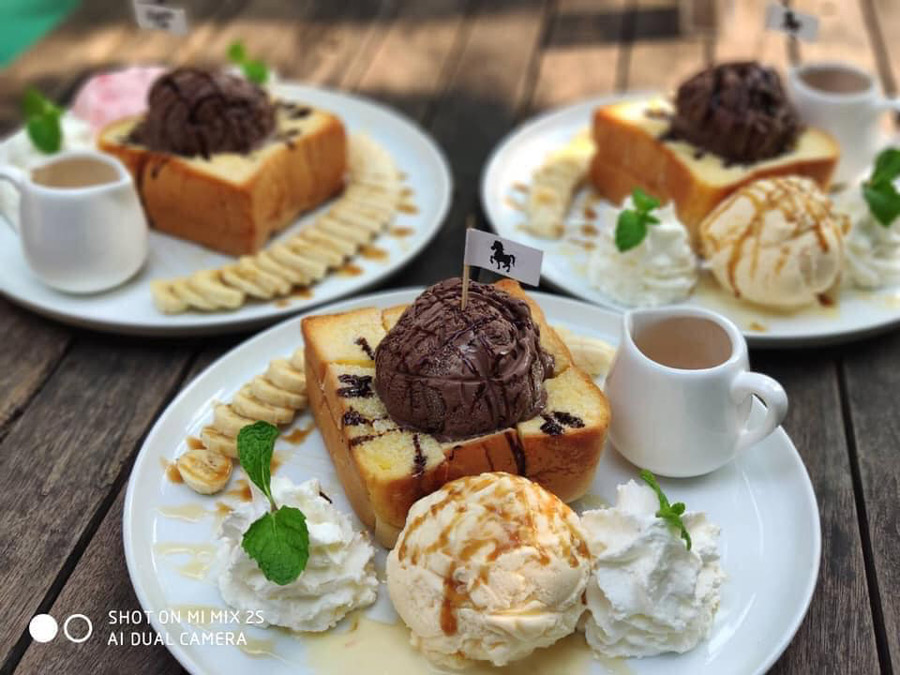 5 คาเฟ่สวย บรรยากาศดี มีกิจกรรมขี่ม้า