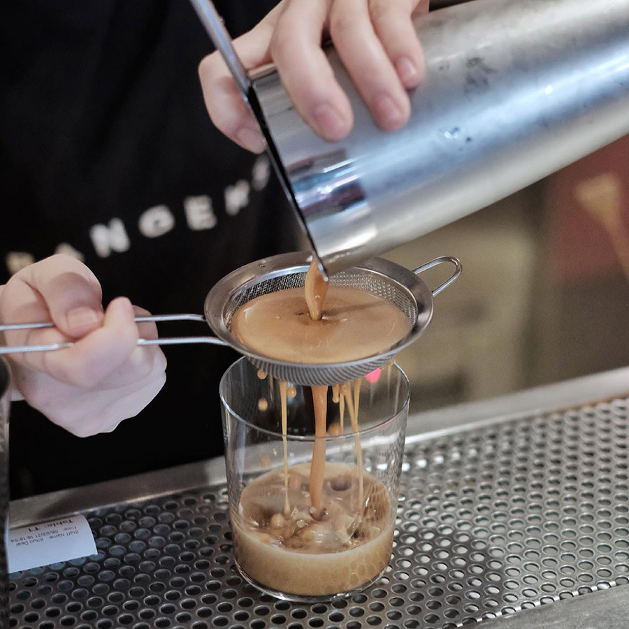 7 คาเฟ่กึ่งบาร์ บรรยากาศสุดชิลล์ น่าชวนเพื่อนไปเช็คอิน