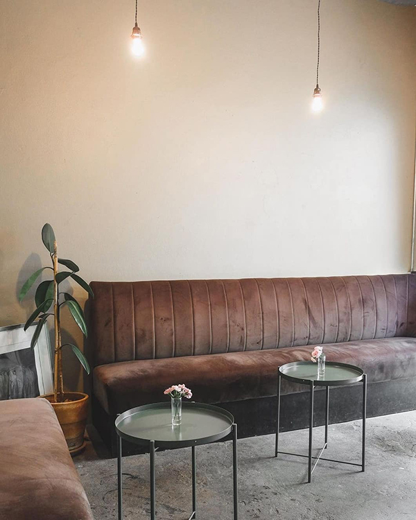 7 คาเฟ่กึ่งบาร์ บรรยากาศสุดชิลล์ น่าชวนเพื่อนไปเช็คอิน