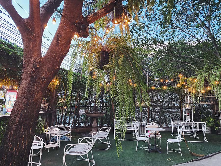 7 คาเฟ่กึ่งบาร์ บรรยากาศสุดชิลล์ น่าชวนเพื่อนไปเช็คอิน