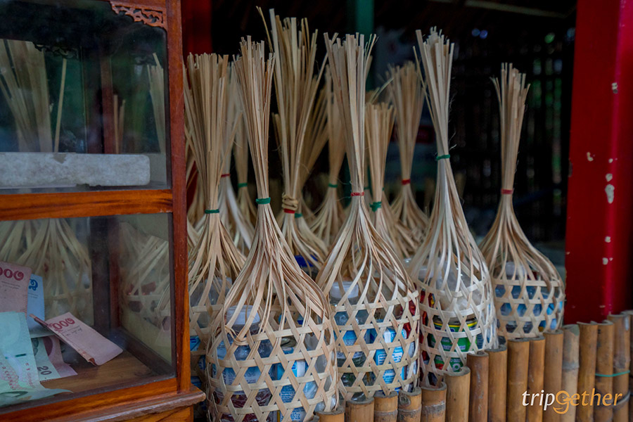 ตลาดโอ๊ะป่อย ที่เที่ยวราชบุรี พักผ่อนกับวิถีชาวกะเหรี่ยง