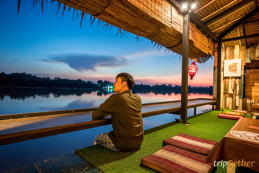 ร้านอาหาร-คาเฟ่ฉะเชิงเทราริมน้ำ