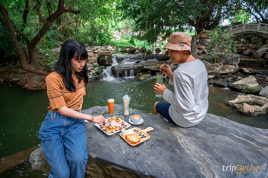 7 ร้านอาหาร คาเฟ่ริมน้ำตก