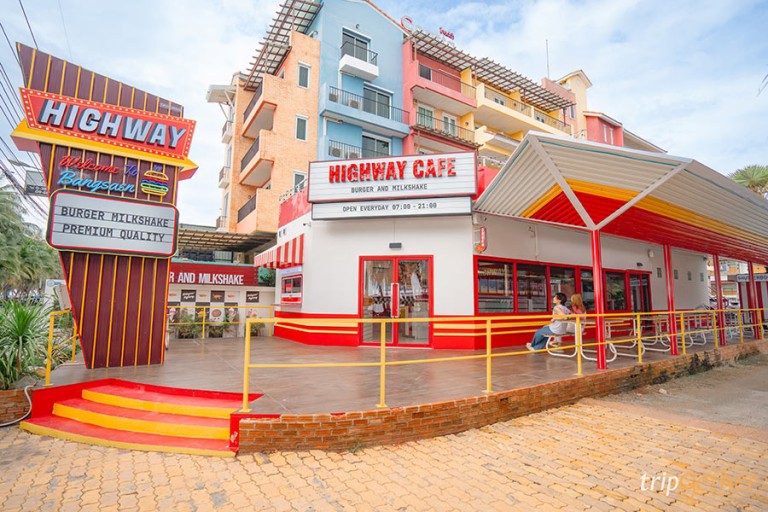 Highway Cafe คาเฟ่ริมทะเลบางแสน สไตล์อเมริกันสุดเก๋ มุมถ่ายรูปเพียบ!