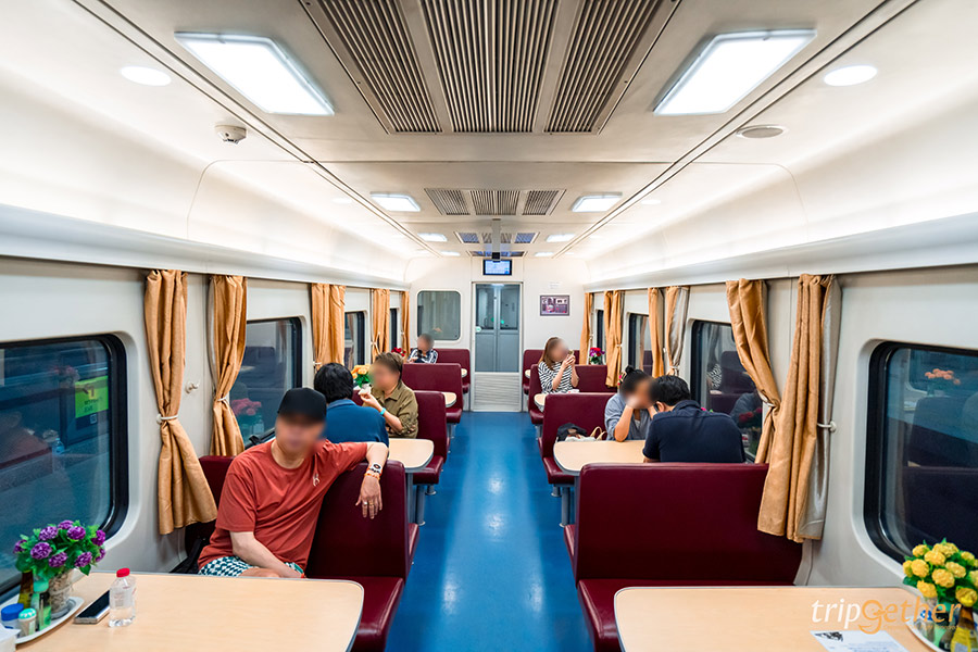 รีวิวนั่งรถไฟไปลาว ขบวนด่วนพิเศษกรุงเทพฯ – หนองคาย แบบเหมาตู้นอนส่วนตัว