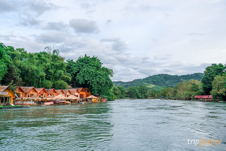 เรือนแพวังน้ำทิพย์ ที่พักเมืองเฟือง