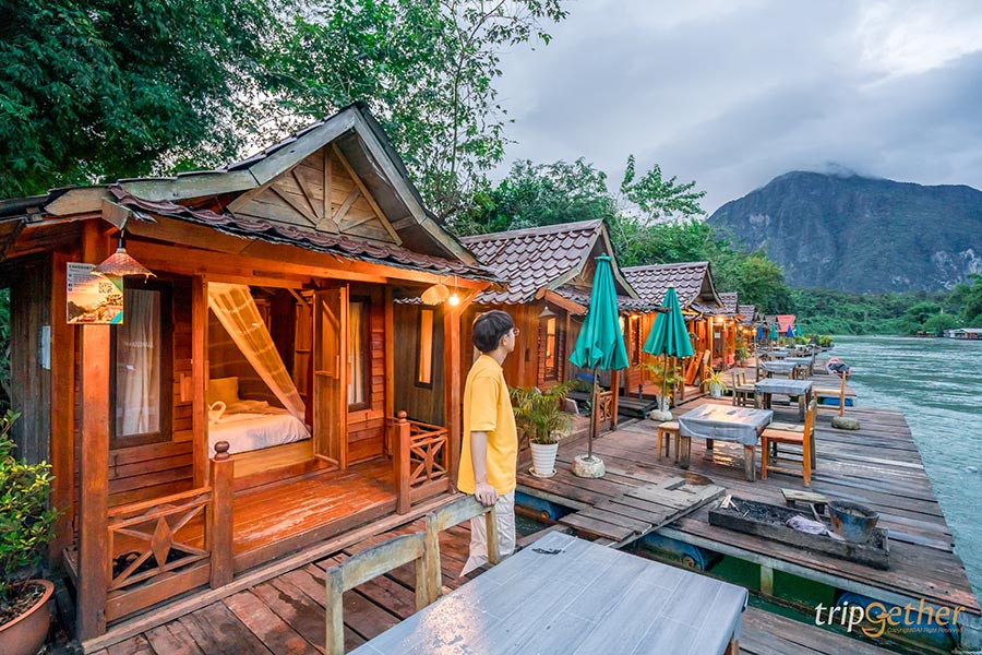 เรือนแพวังน้ำทิพย์ ที่พักเมืองเฟือง