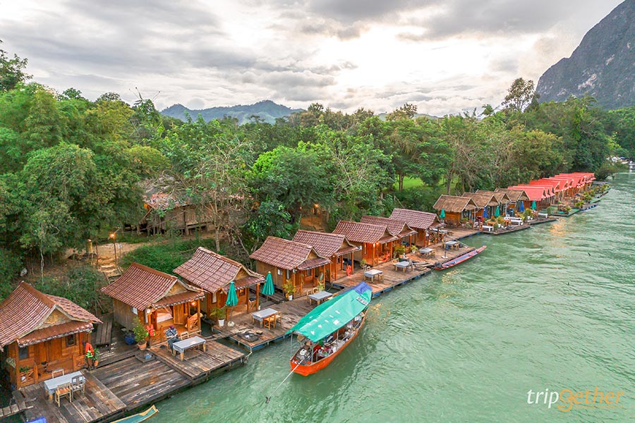 เรือนแพวังน้ำทิพย์ ที่พักเมืองเฟือง