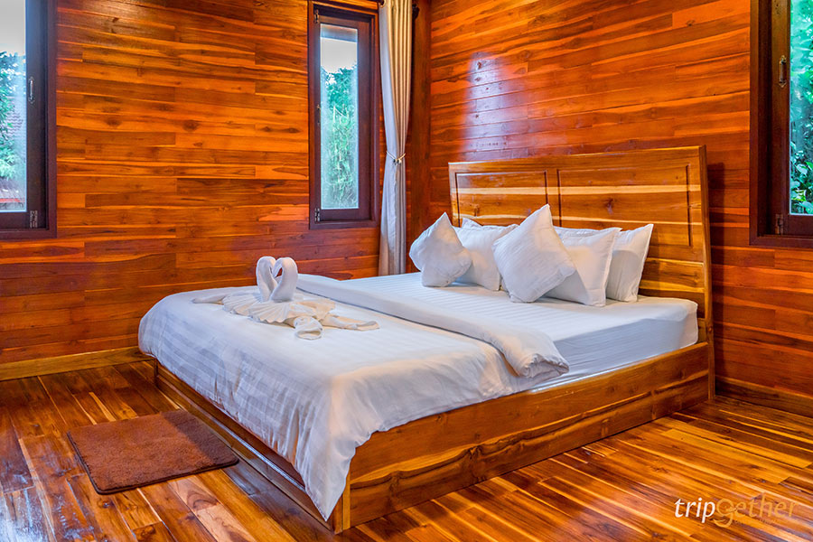 เรือนแพวังน้ำทิพย์ ที่พักเมืองเฟือง