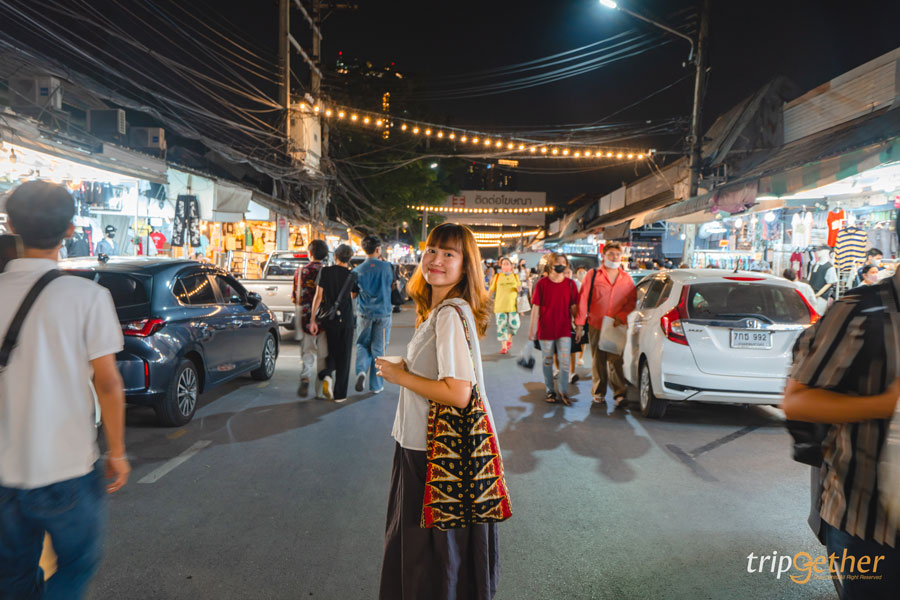 8 ตลาดกลางคืนกรุงเทพ