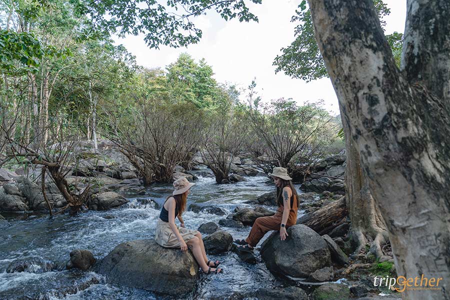 แก่งส้มแมว ราชบุรี จุดเล่นน้ำสุดชิลล์ เติมความสดชื่นในวันหยุด