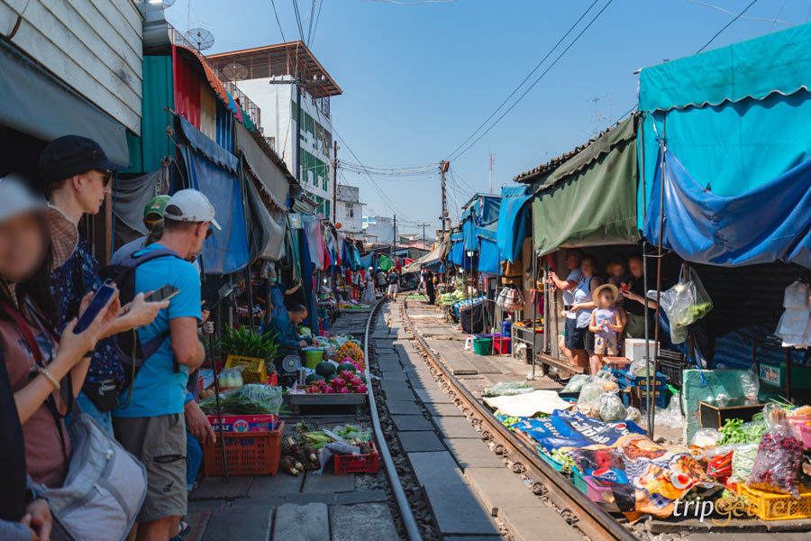 ตลาดร่มหุบ สมุทรสงคราม