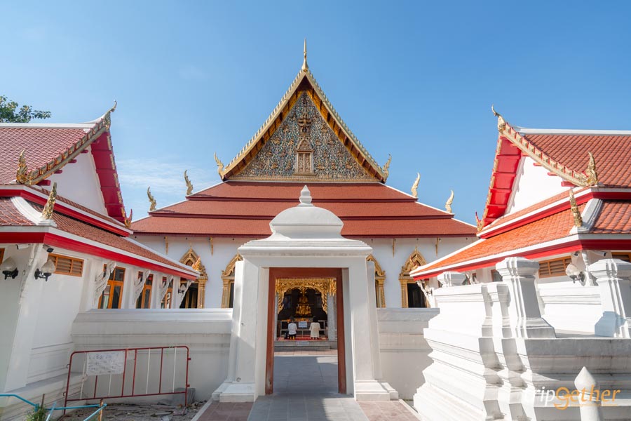 สักการะรอยพระพุทธบาท