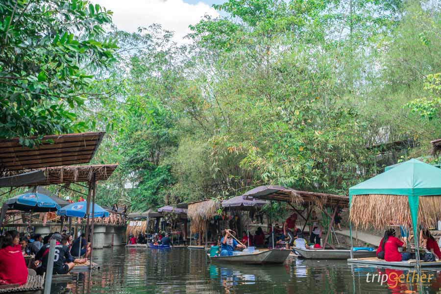 ตลาดน้ำใกล้กรุงเทพ 