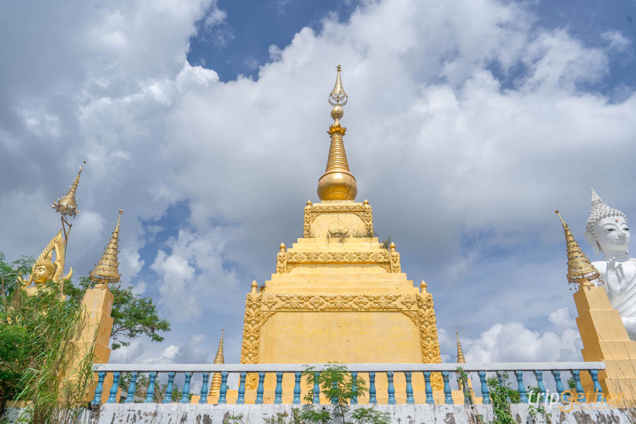 ไหว้เจดีย์หลวงปู่เสาร์ บึงกาฬ พิชิตยอดภูลังกา เส้นทางสายบุญกลางขุนเขา