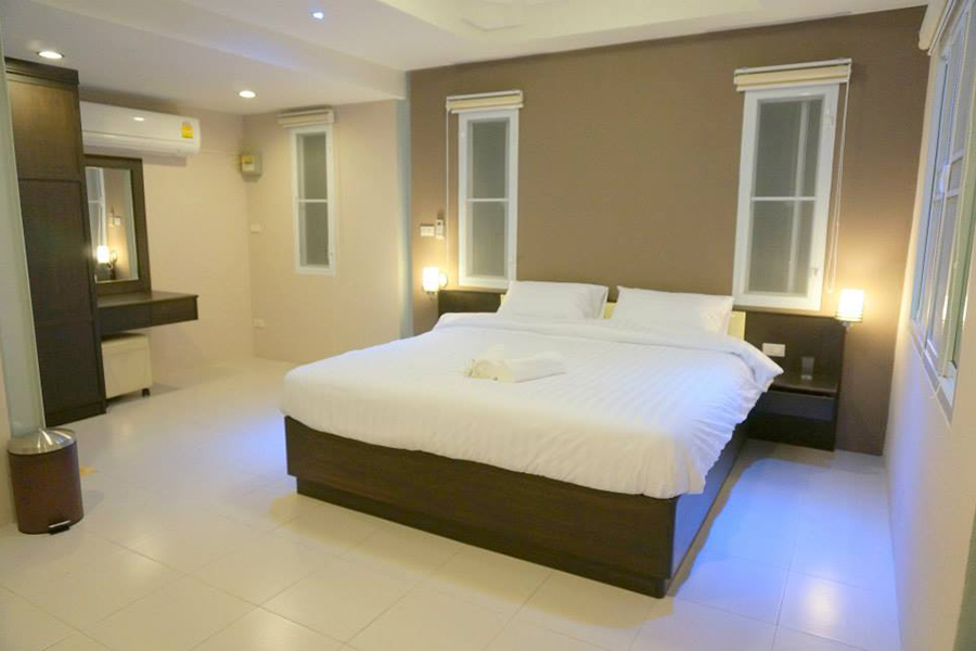 1530441_437880059671324_847659924_n