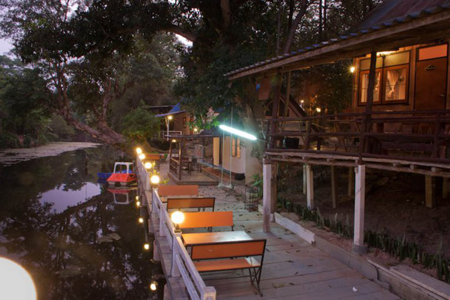 185986_179084032137997_1367922_n