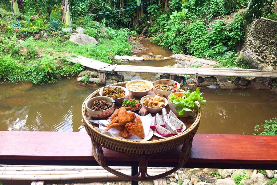 5 ที่พักใกล้ดอยม่อนเงาะ เชียงใหม่ สัมผัสทะเลหมอก ไม่ไกลจากตัวเมือง