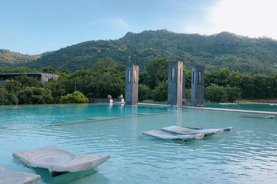 Avartarn Miracles Hotel01