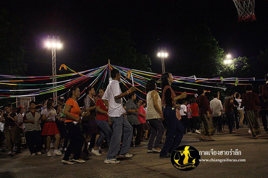 Chiangraiwalkingstreet-1