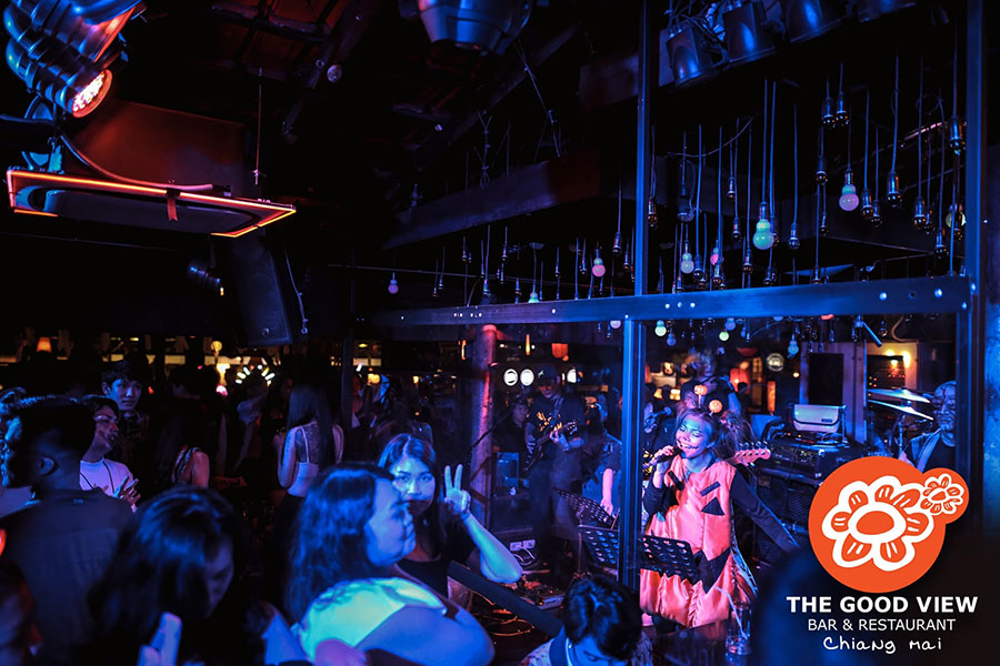 เปิดวาร์ป 11 ร้านแฮงค์เอาท์เชียงใหม่ นั่งชิลล์จิบเครื่องดื่มฟังเพลงเพราะๆ รับลมหนาว!