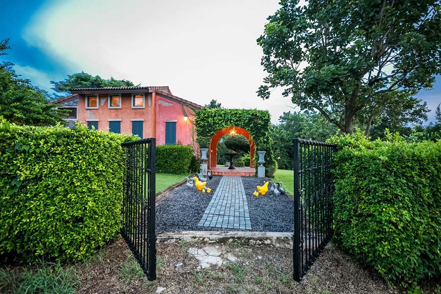 Her Glory Vacation Villa01