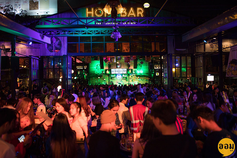 เปิดวาร์ป 11 ร้านแฮงค์เอาท์เชียงใหม่ นั่งชิลล์จิบเครื่องดื่มฟังเพลงเพราะๆ รับลมหนาว!