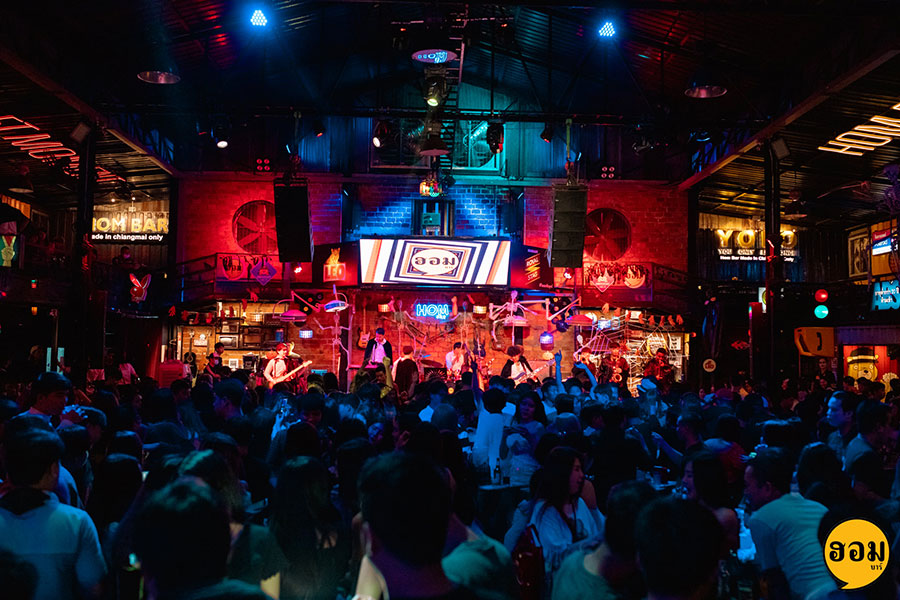 เปิดวาร์ป 11 ร้านแฮงค์เอาท์เชียงใหม่ นั่งชิลล์จิบเครื่องดื่มฟังเพลงเพราะๆ รับลมหนาว!