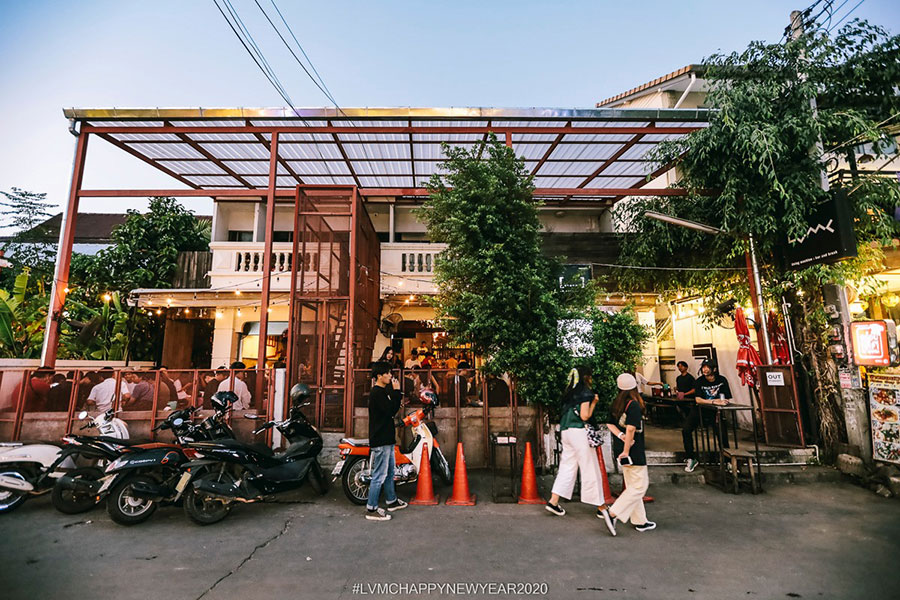 เปิดวาร์ป 11 ร้านแฮงค์เอาท์เชียงใหม่ นั่งชิลล์จิบเครื่องดื่มฟังเพลงเพราะๆ รับลมหนาว!