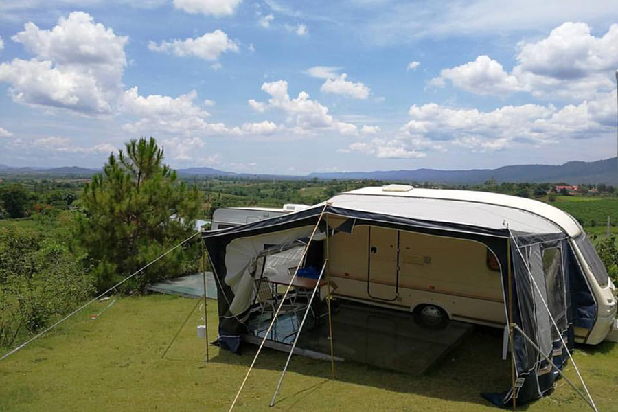 La Purinee KhaoYai001