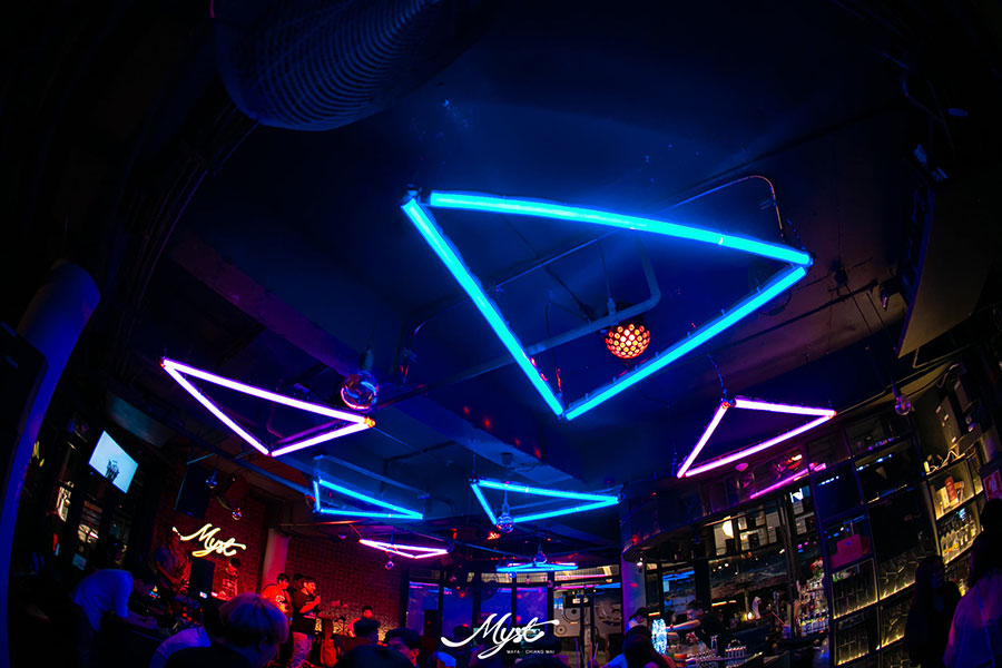 เปิดวาร์ป 11 ร้านแฮงค์เอาท์เชียงใหม่ นั่งชิลล์จิบเครื่องดื่มฟังเพลงเพราะๆ รับลมหนาว!